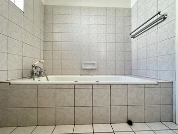 2 Bedroom Garden Flat