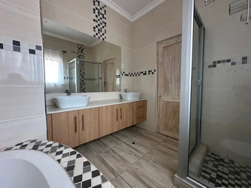 3 Bedroom Garden Flat