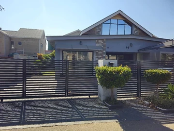 3 Bedroom Flat & Apartment