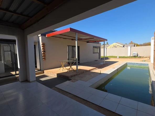 3 Unit Townhouse Complex