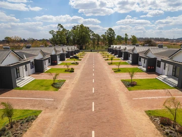 3 Bedroom Flat & Apartment