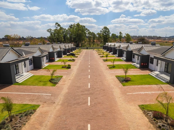 3 Bedroom Flat & Apartment