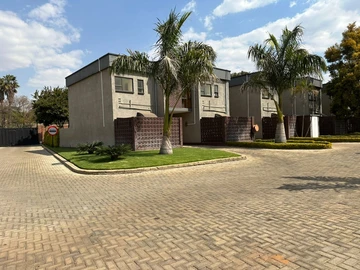 3 Bedroom Flat & Apartment