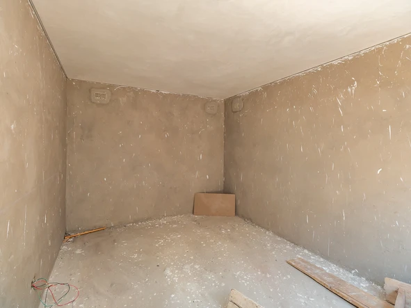 4 Bedroom Flat & Apartment