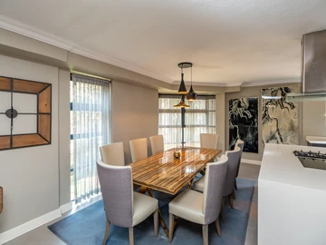 3 Bedroom Flat & Apartment