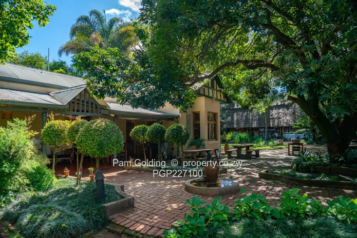 1900s HOME IN POPULAR AVONDALE