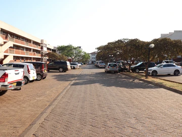 2 Bedroom Flat & Apartment