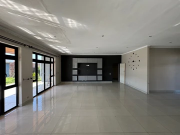 4 Bedroom Garden Flat