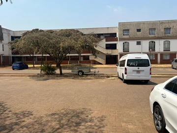 2 Bedroom Flat & Apartment