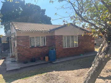 Starter Home In Masasa Park