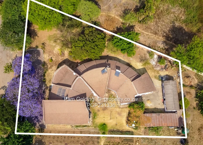 Neat and Spacious Family Home!!