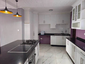 3 Bedroom Flat & Apartment