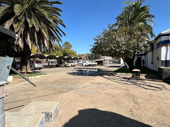 Excellent Commercial Investment!