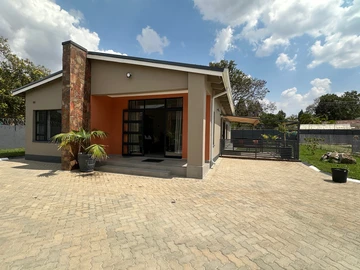 Modern 3 Bedroom Cluster - Greendale 