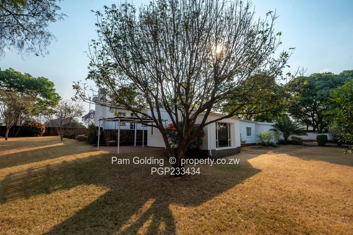 4 Bedroom House in a Quiet Complex (Sole Mandate)