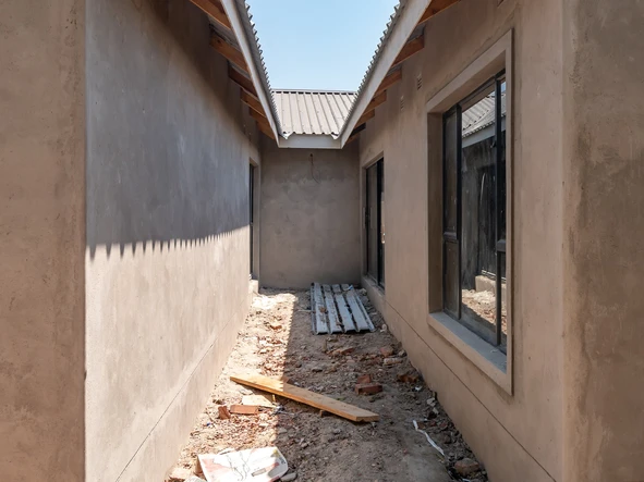 4 Bedroom Flat & Apartment