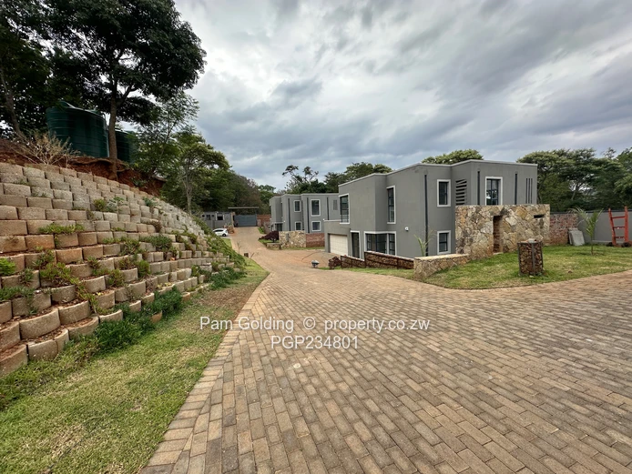 Luxurious Townhouses - Glen Lorne 