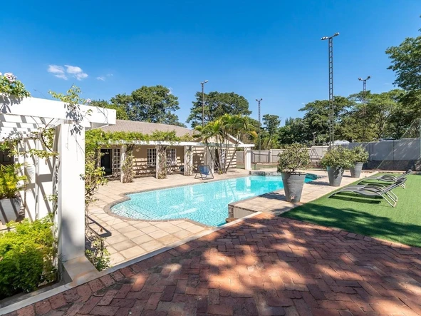 6 Bedroom House