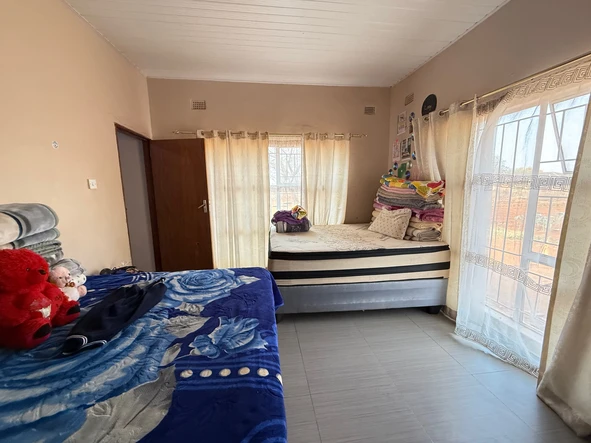 Farm & Agricultural Land