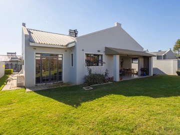 3 Bedroom Flat & Apartment