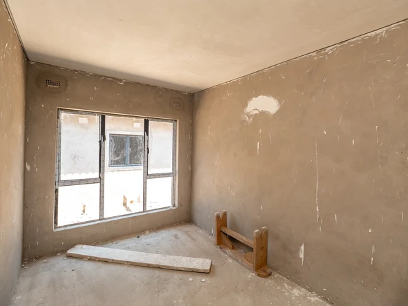 4 Bedroom Flat & Apartment