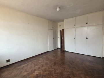 3 Bedroom Flat & Apartment
