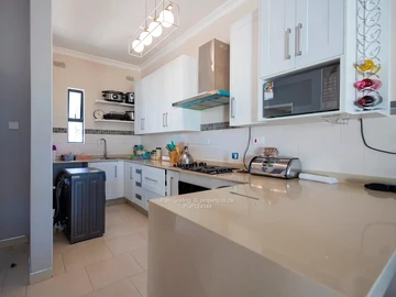 3 Bedroom Flat & Apartment