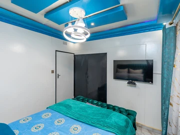 3 Bedroom Flat & Apartment