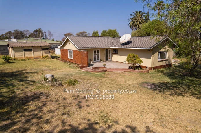 Ideal Starter Home in Greendale! 