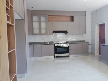 3 Bedroom Flat & Apartment