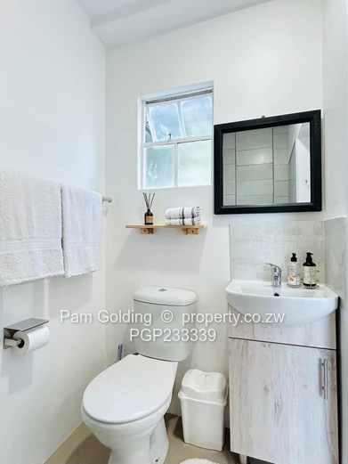 Charming Bedsitter Available In Pamona (Sole Mandate)