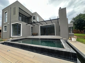 3 Bedroom Garden Flat