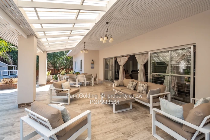 Beautiful Home On The Prestigious Coombe Rd.