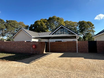 Upscale 2 Bedroom Cluster Home 