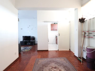 2 Bedroom Flat & Apartment