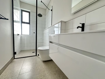 3 Bedroom Garden Flat