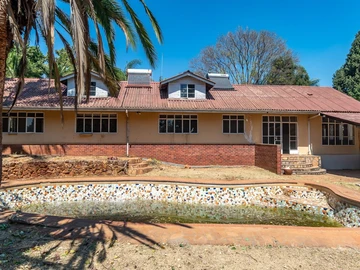 5 Bedroom House