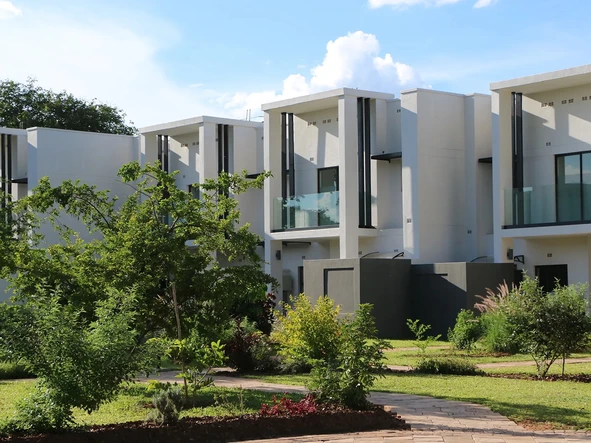 3 Bedroom Flat & Apartment