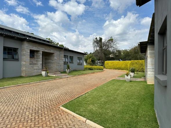 4 Unit Townhouse Complex