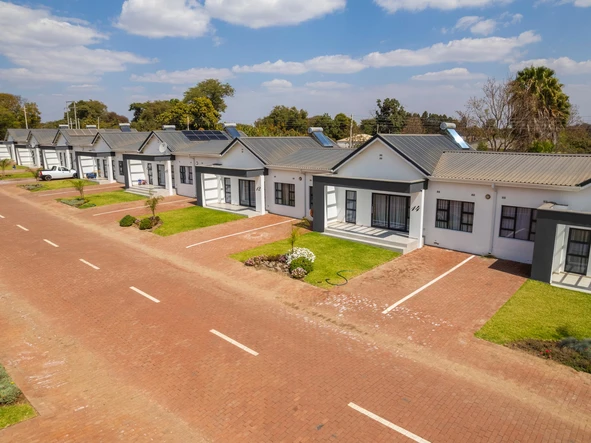 3 Bedroom Flat & Apartment