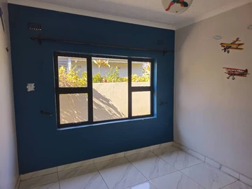 3 Bedroom Flat & Apartment