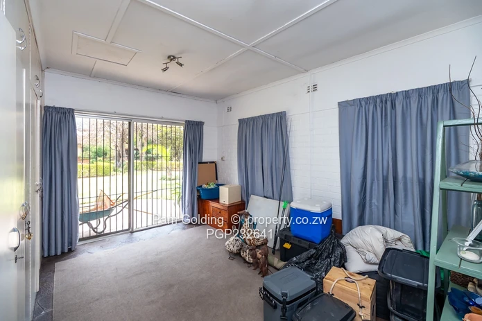 3 properties, each on an acre in Prospect